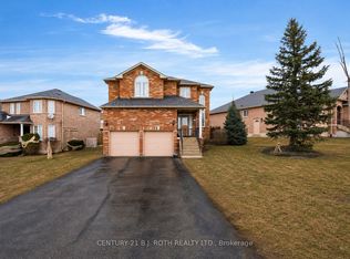 32 Prince Of Wales Dr, Barrie, ON L4N 0T2