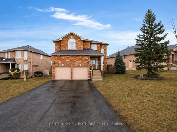 32 Prince Of Wales Dr, Barrie, ON L4N 0T2