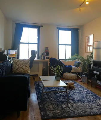 Rented by Urban Real Estate Property Group Inc | media 25