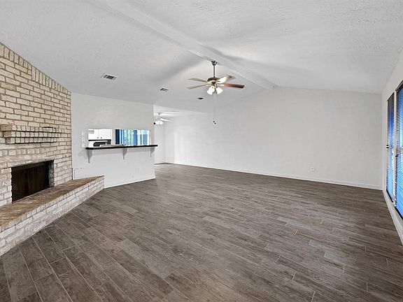 4th image of 610 Bienville Ln