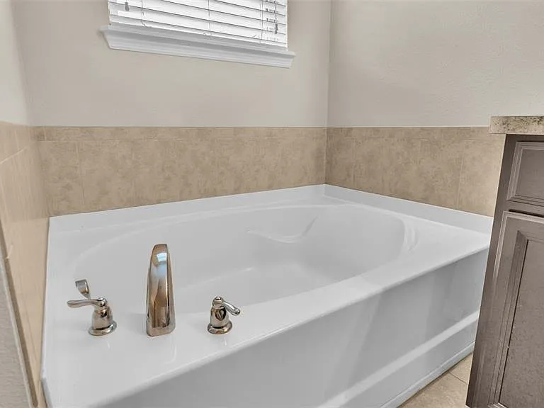6838 Glenbrook Dr — Photo 18