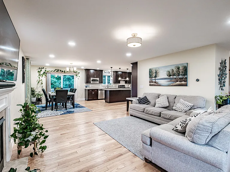 44 Gristmill Ln — Photo 8