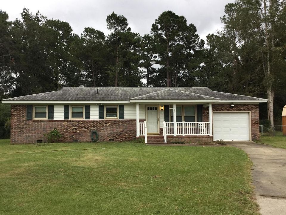 1st image of 105 Lionel Ct