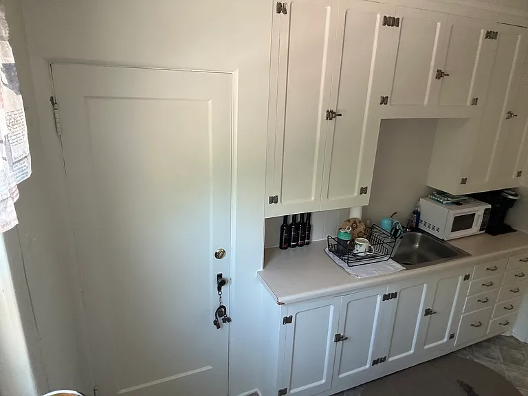 3915 Warren Ave #2 — Photo 8