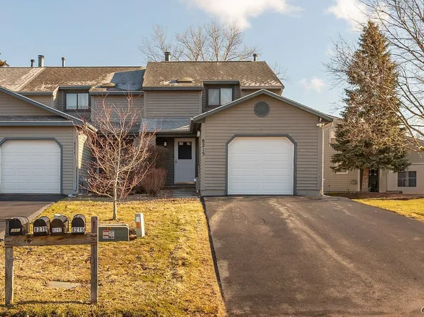 8215 Beehive Cir, Liverpool, NY 13090