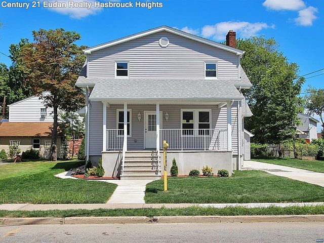 1st image of 218 E Park St