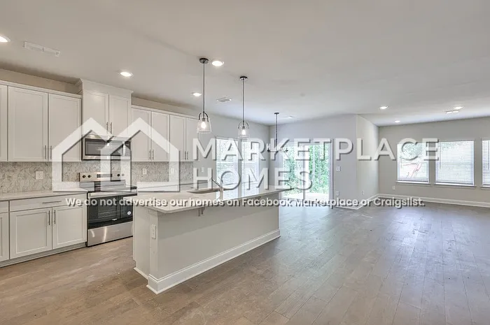 4 bed, 3.5 bath, 2758 sqft, $2,495 — Photo 2