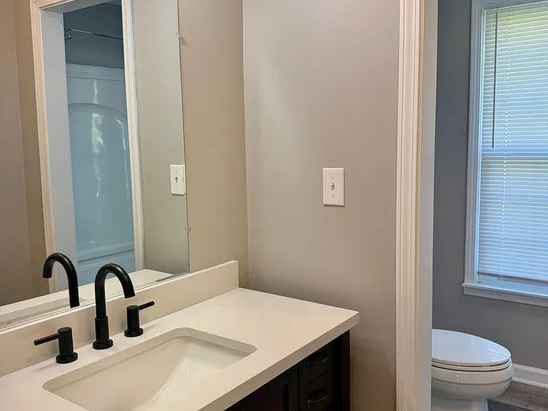 389 Elaine Dr — Photo 12