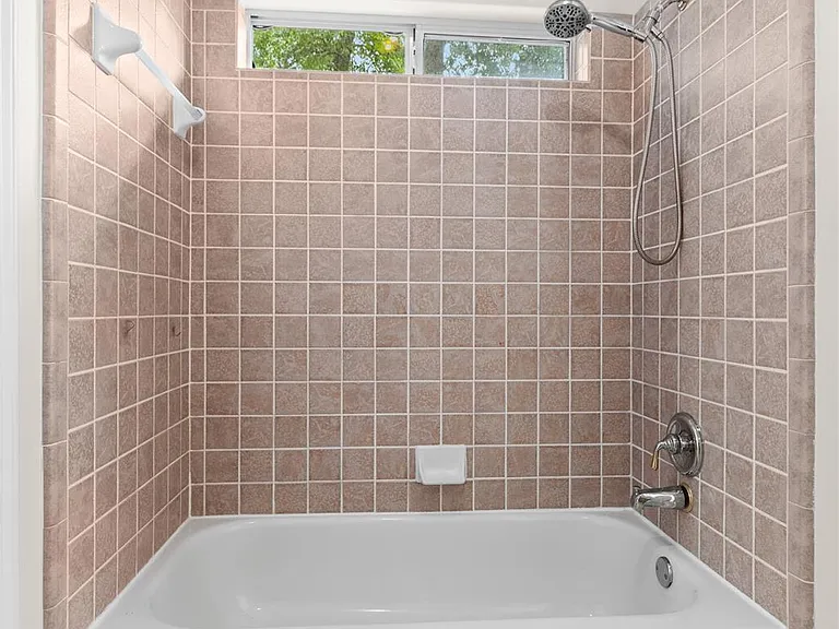 106 Lazy Springs Dr — Photo 30