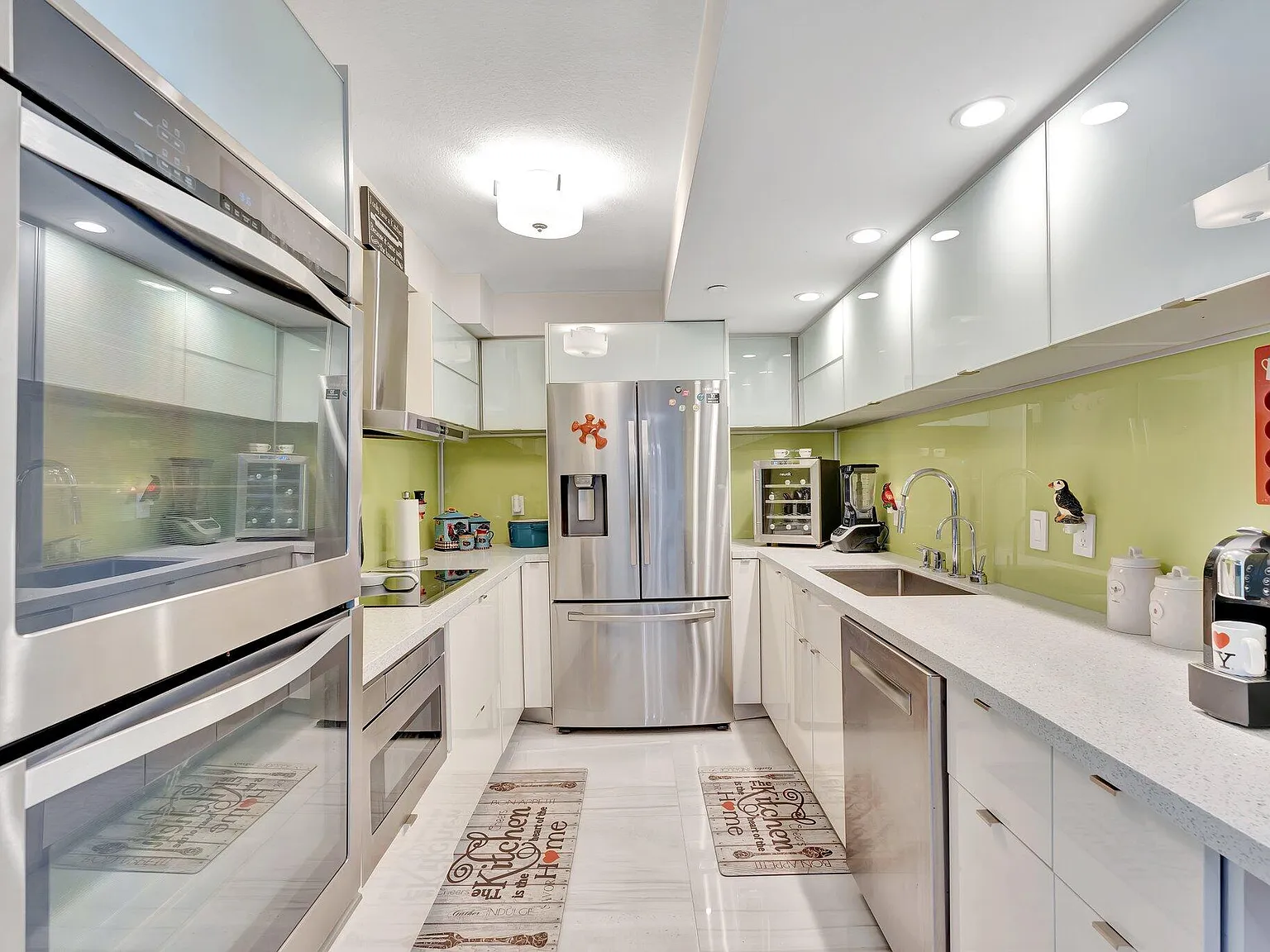 2 bed, 2.0 bath, 1120 sqft, $3,000 — Photo 2