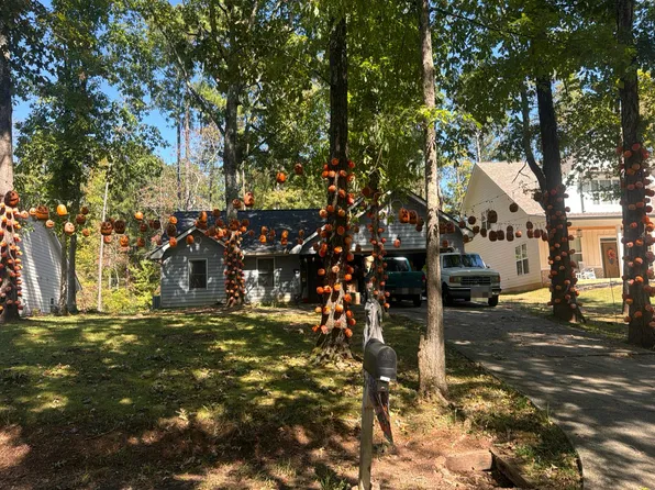 6092 Wayfarer Dr, Villa Rica, GA 30180