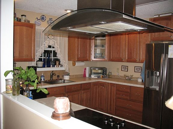 Oak Cabinets, Uwave, Fridge