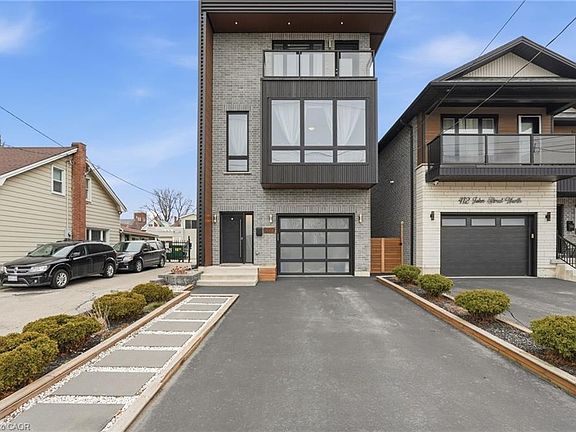 3rd image of 414 John St N