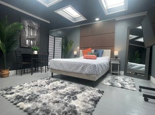 14722 Huston St, Sherman Oaks, CA 91403