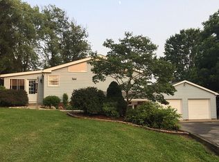 1015 Lux Rd, Jeannette, PA 15644