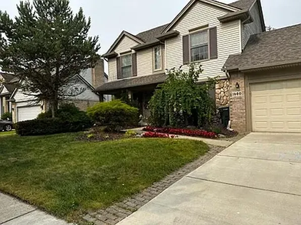 1600 Dunston Rd, Canton, MI 48188