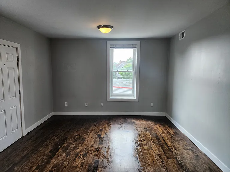 1207 W 25th St #11 — Photo 14