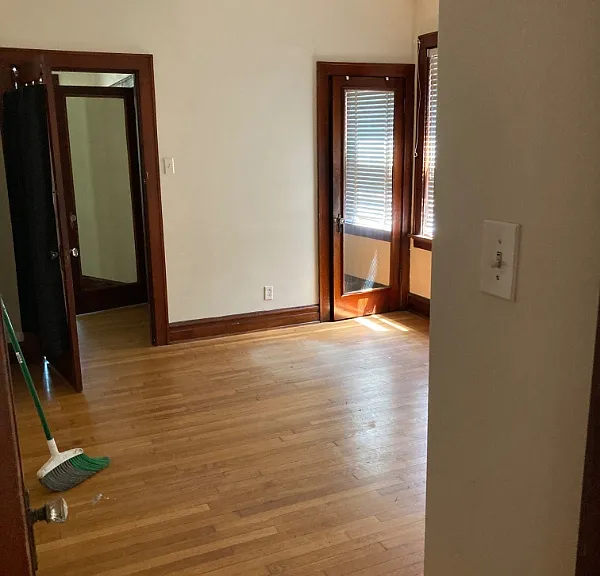 7240 Forsyth Blvd — Photo 2
