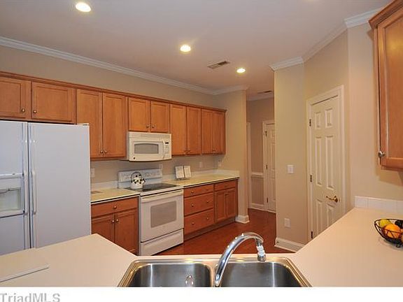 5th image of 140 N Niblick Ct