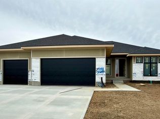11718 S 124th Ave, Papillion, NE 68046
