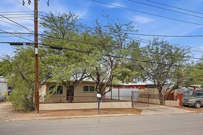 3 bed, 2.0 bath, 1198 sqft, $1,500 — Photo 2