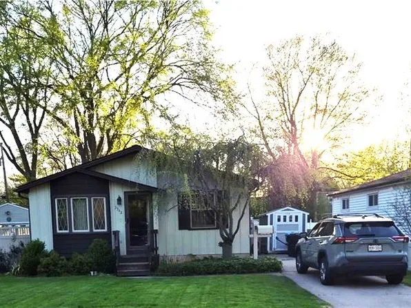 3542 Warner Dr, Grand Island, NY 14072