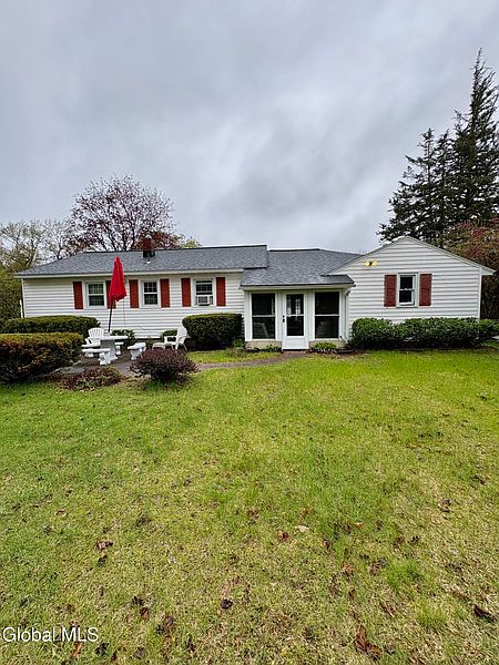 2nd image of 28 Woodlawn Avenue