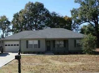 821 Granite Dr, Newbern, TN 38059