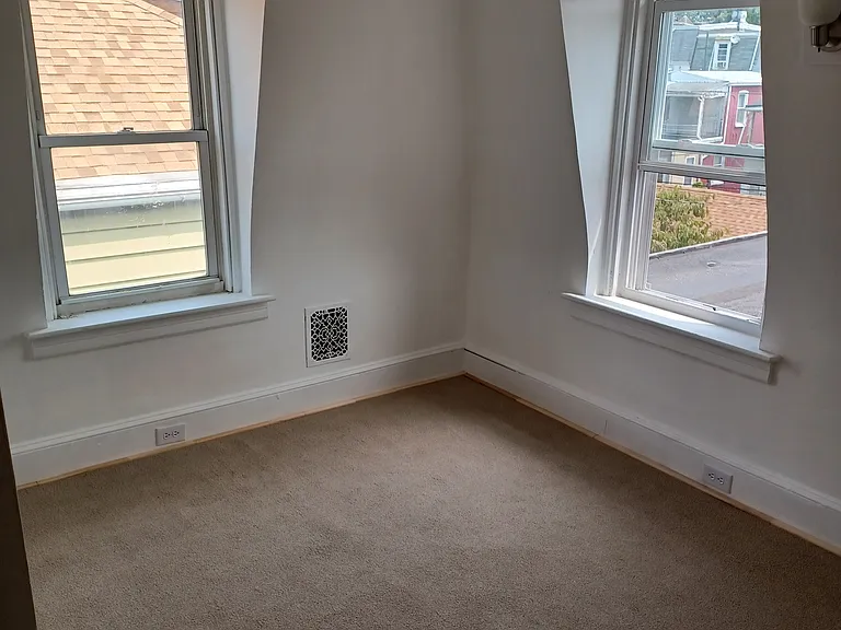 3rd floor BR - rear