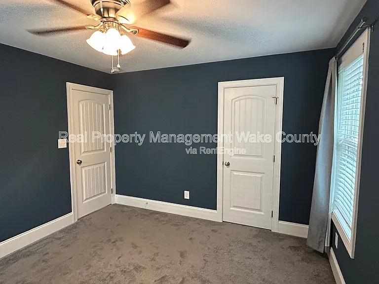 5412 Robbins Dr — Photo 34