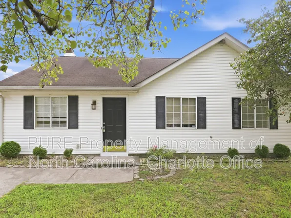 2456 Stratford Crossing Dr, Winston Salem, NC 27103