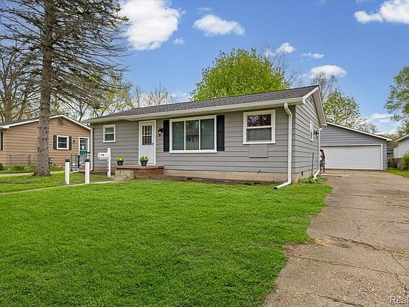 4th image of 719 Hartner Dr
