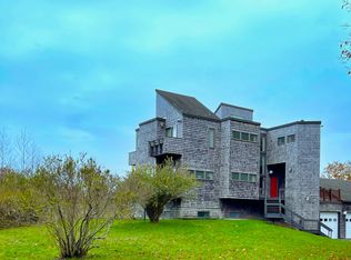 190 Old County Rd, Rockport, ME 04856