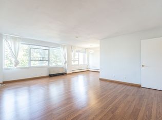 10 Hammond St #201, Chestnut Hill, MA 02467