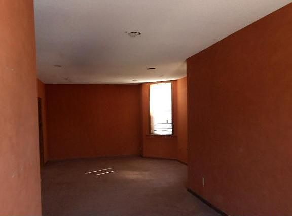 5th image of 3925 Lexington Ave
