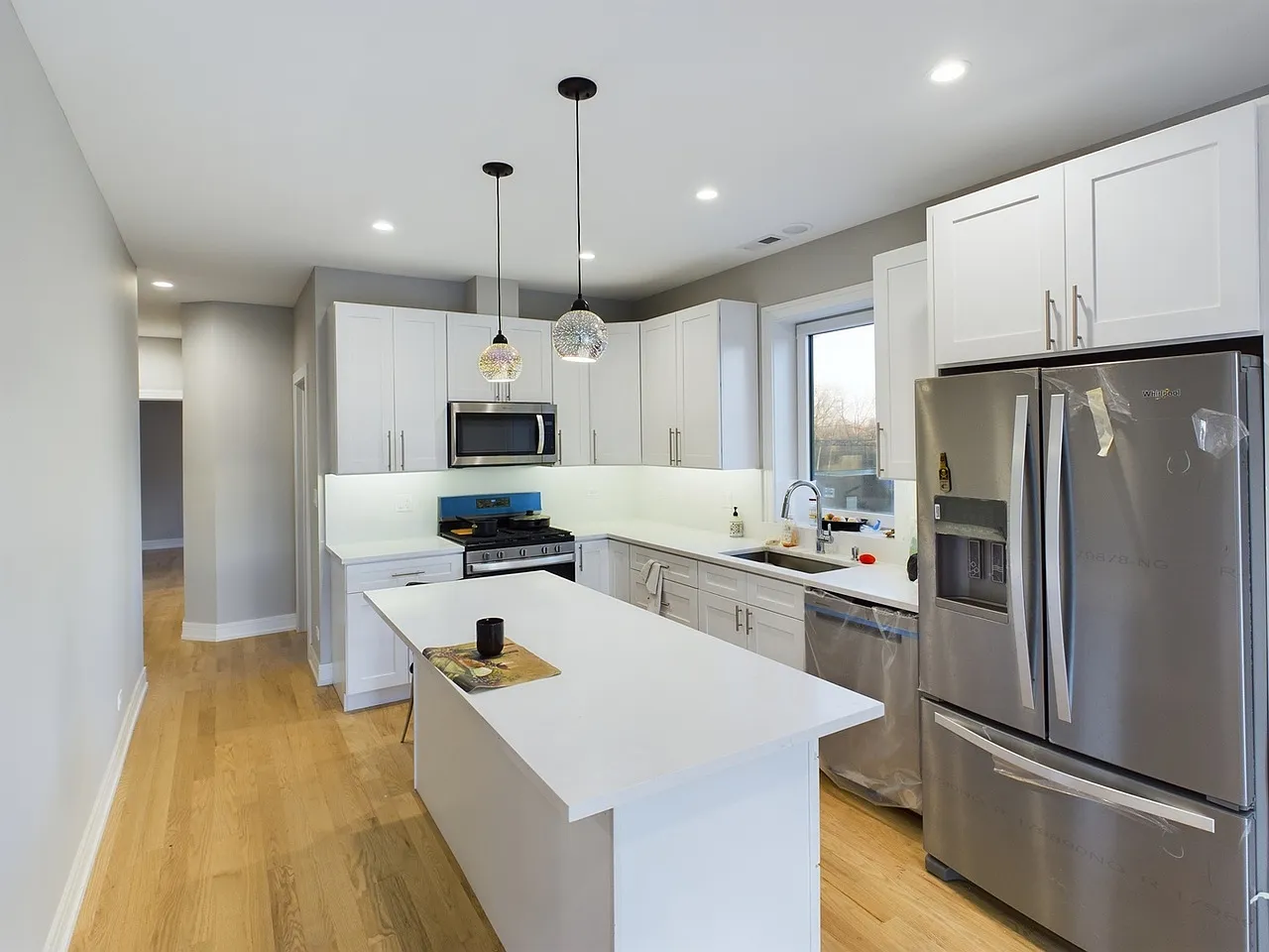 3 bed, 2000 sqft, $3,375 — Photo 1