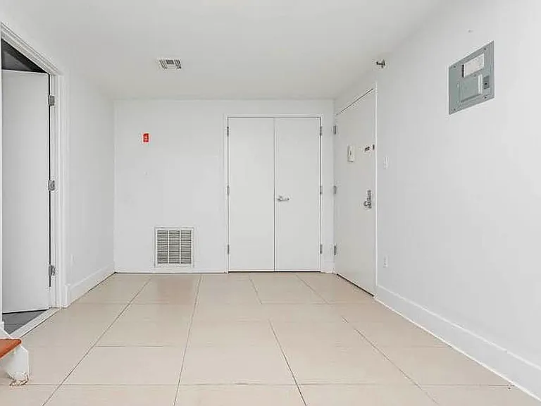 16 Meserole St #1B — Photo 5