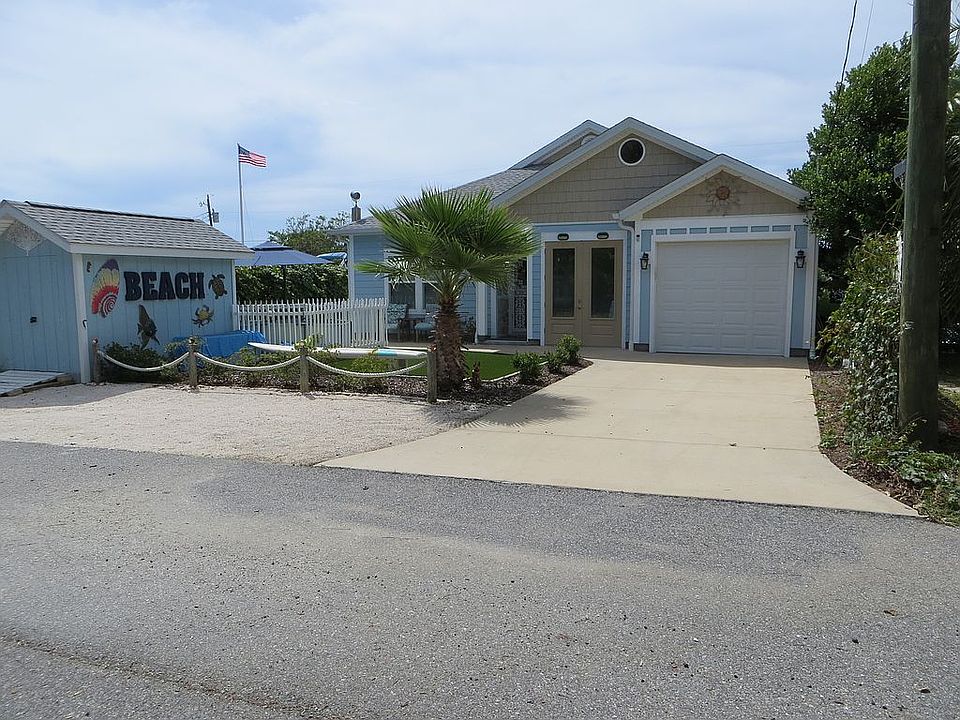 1st image of 216 Lake Pl
