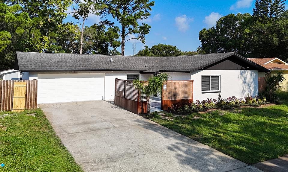 1st image of 1392 Crescent Ct