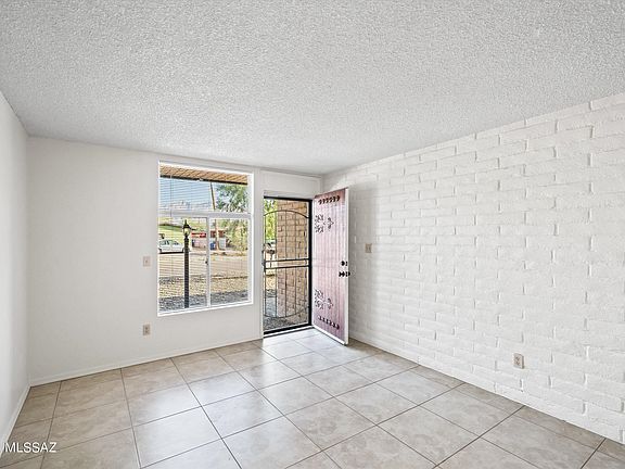 4th image of 3240-3242 E Monte Vista Dr