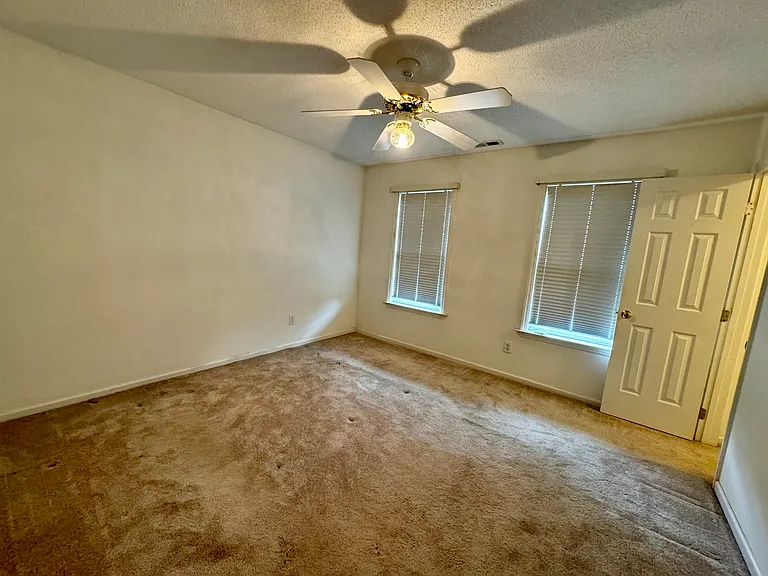 1117 Creek Haven Dr — Photo 43