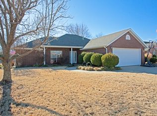 173 W Applewood Ave, Farmington, AR 72730
