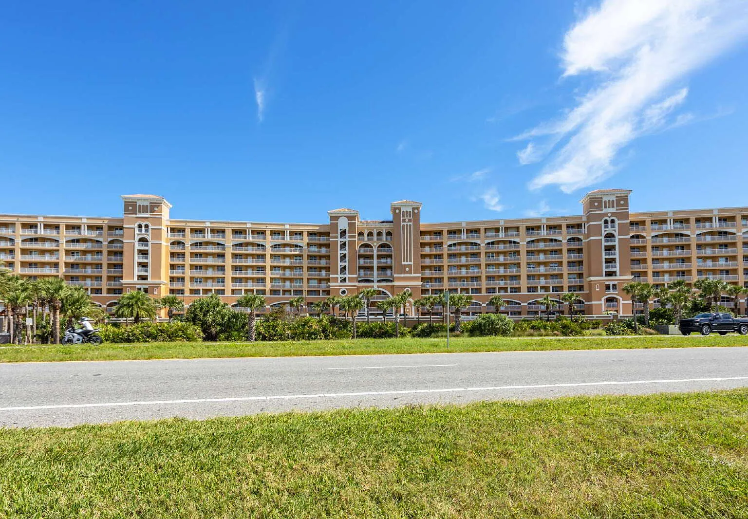 2 bed, 2.0 bath, 1633 sqft, $3,250 — Photo 1
