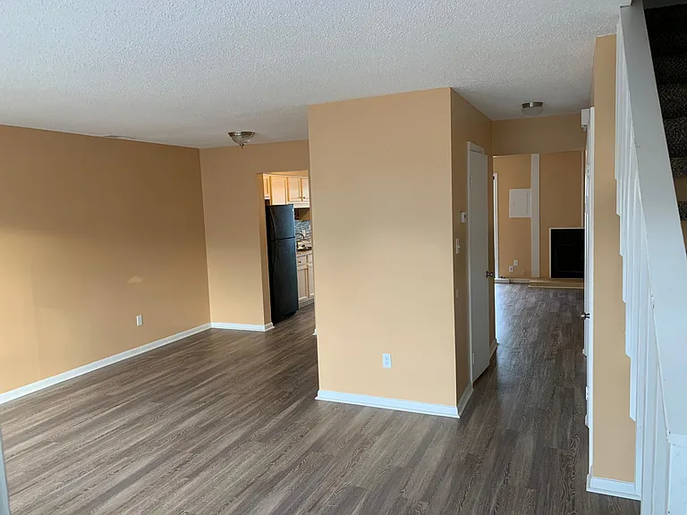 3717 Chimney Creek Dr — Photo 2