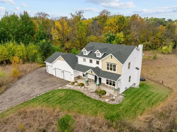 22085 Oakdale Dr, Rogers, MN 55374