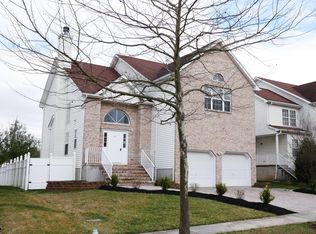 12 Richards Rd, Lawrence Township, NJ 08648