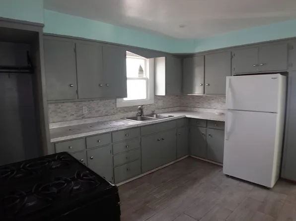 98 A St, Lowell, MA 01851