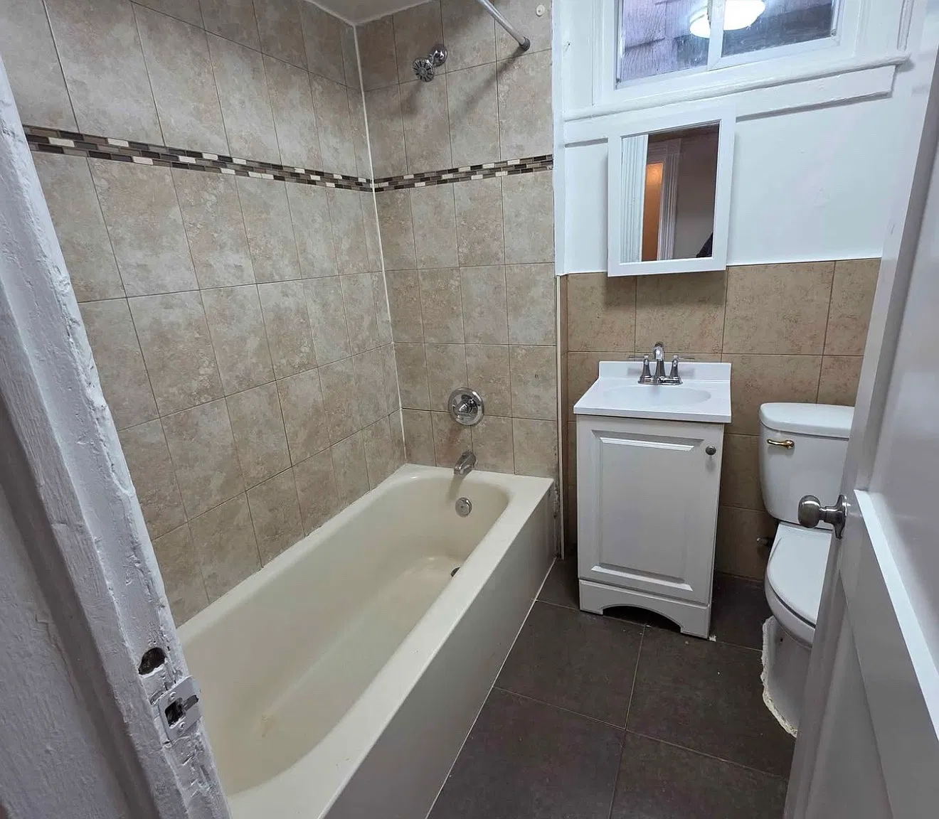 3 bed, 1200 sqft, $3,000 — Photo 4