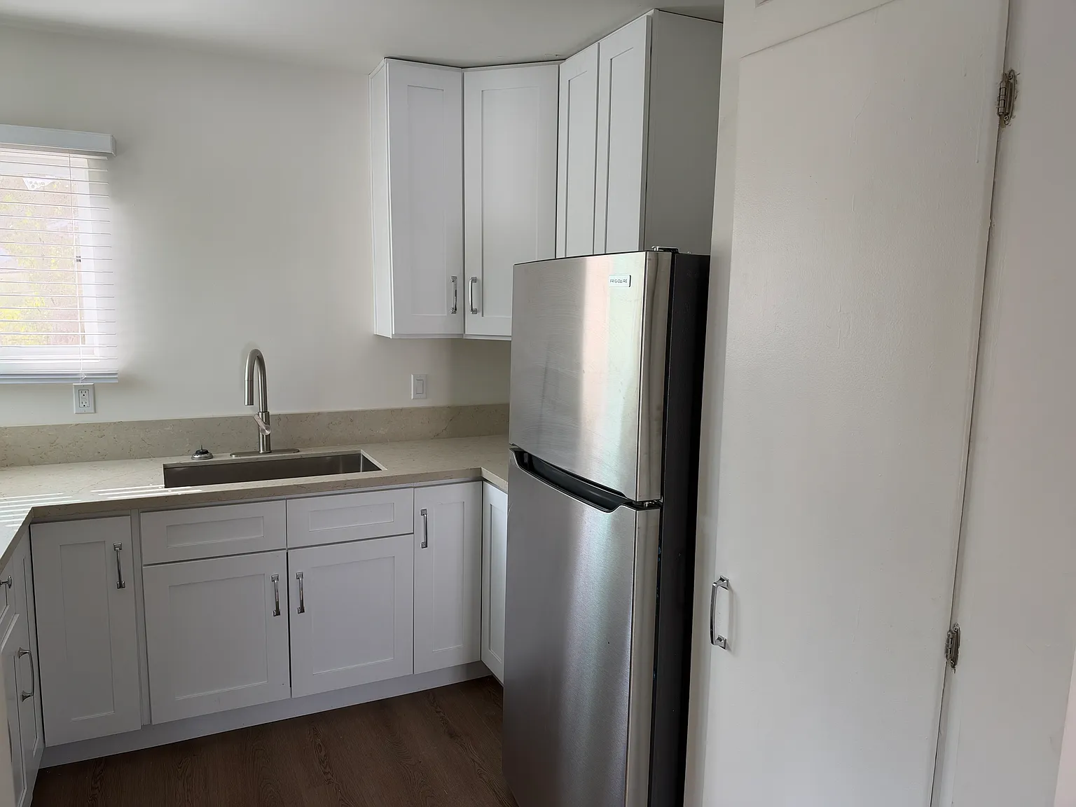 1 bed, 750 sqft, $2,300 — Photo 4