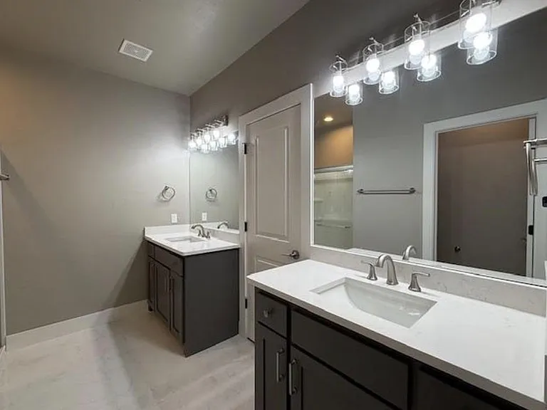 604 Abadan Dr — Photo 9